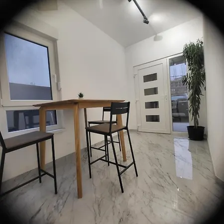 House Of Free Parking *