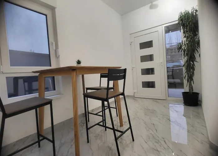 House Of Free Parking *